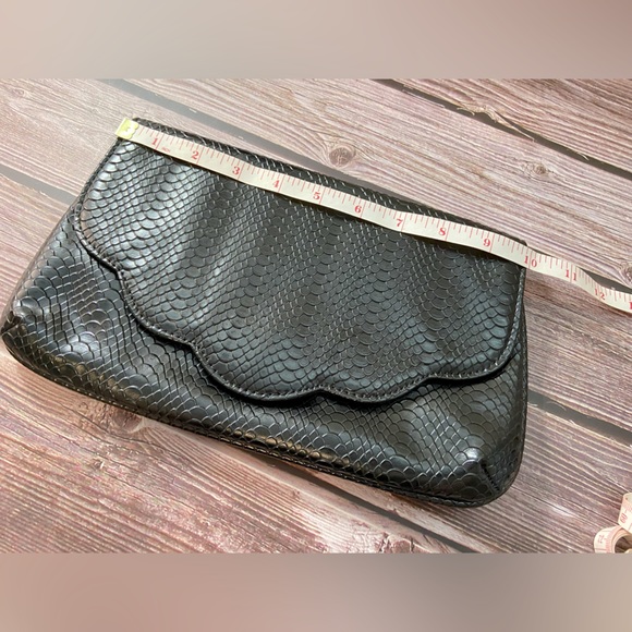 Vintage Faux Snake Skin Clutch in Black- Never Used - Picture 7 of 9